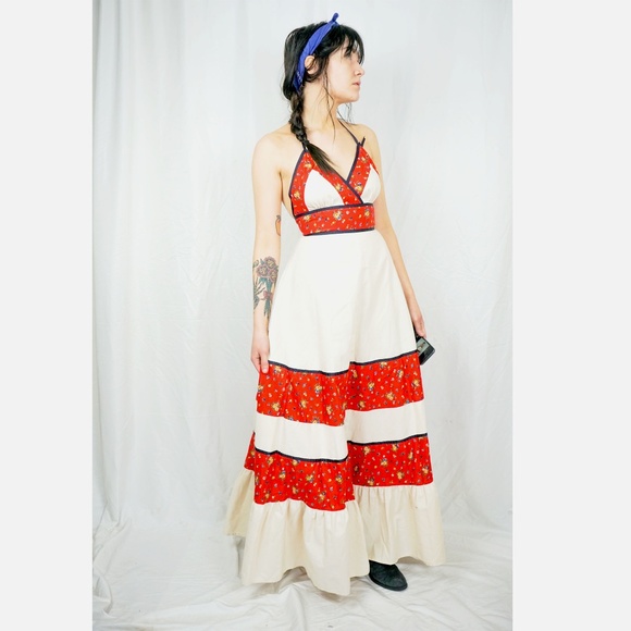 Vintage Dresses & Skirts - Vintage JCP Floral detail maxi halter dress